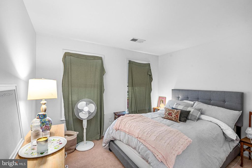 Image 29 of property listing at 8020 EASTON VILLAGE DR, Easton, MD 21601