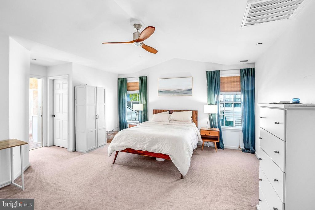 Image 30 of property listing at 8020 EASTON VILLAGE DR, Easton, MD 21601