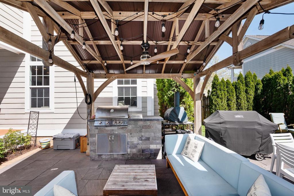 Image 33 of property listing at 8020 EASTON VILLAGE DR, Easton, MD 21601