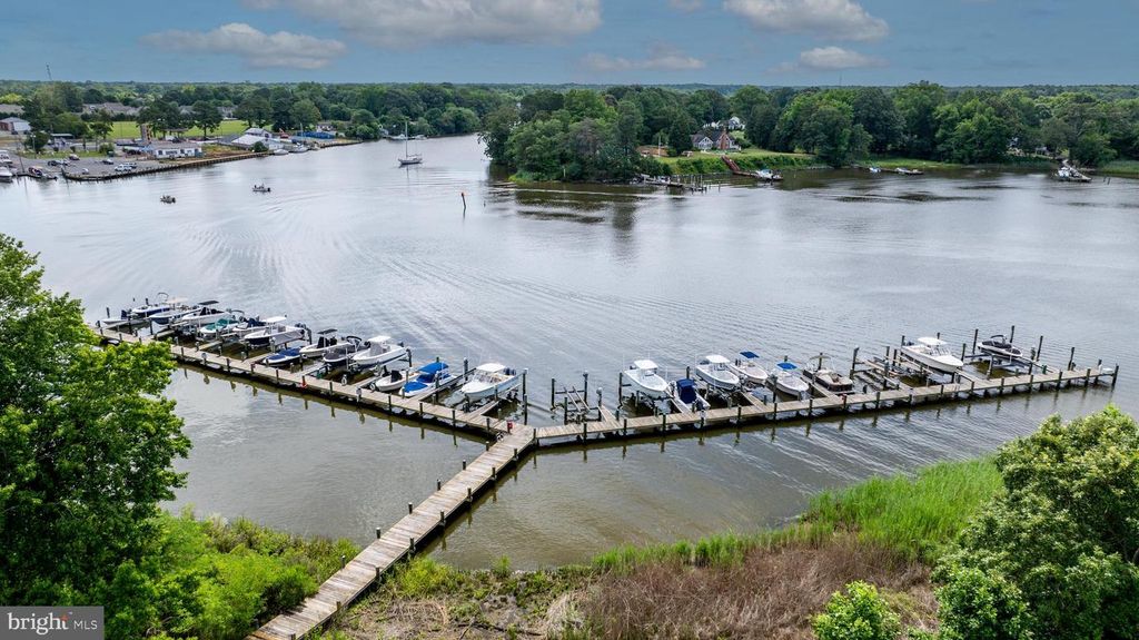 Image 41 of property listing at 8020 EASTON VILLAGE DR, Easton, MD 21601