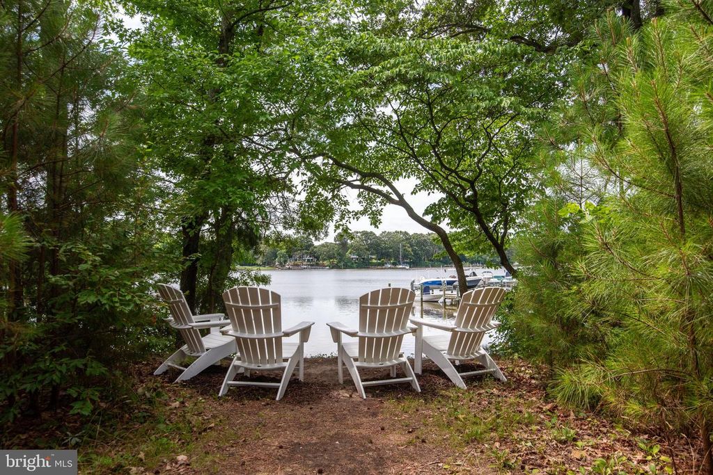 Image 44 of property listing at 8020 EASTON VILLAGE DR, Easton, MD 21601