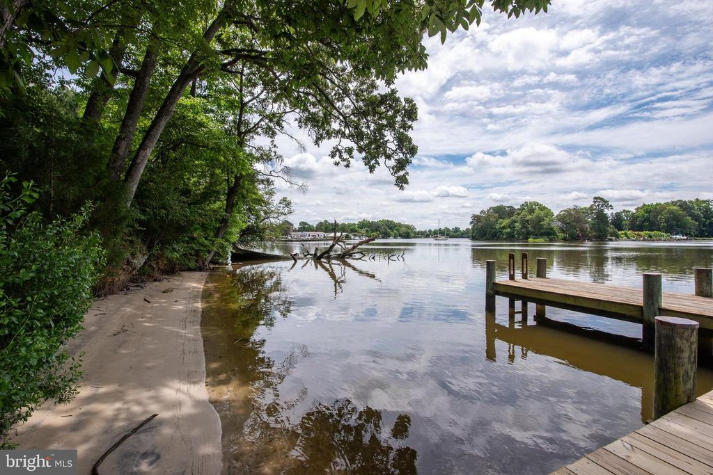 Image 45 of property listing at 8020 EASTON VILLAGE DR, Easton, MD 21601