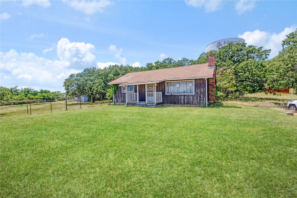 2309 Daniels Drive, Joshua, TX 76058 — photo 2