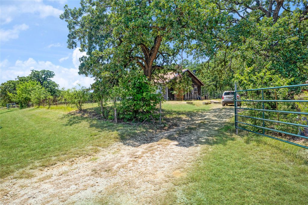 2309 Daniels Drive, Joshua, TX 76058 — photo 3