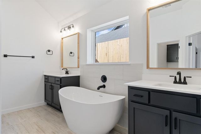 13205 Red Oak Drive, Choctaw, OK 73020