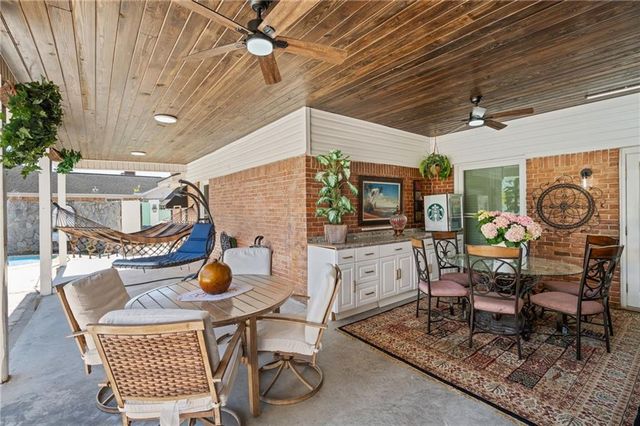 1255 Spring Valley Drive E, Mobile, AL 36693