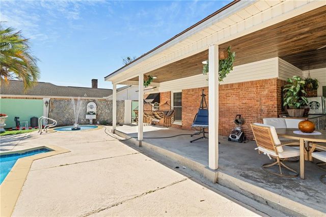 1255 Spring Valley Drive E, Mobile, AL 36693