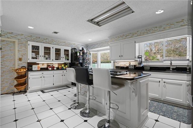 1255 Spring Valley Drive E, Mobile, AL 36693