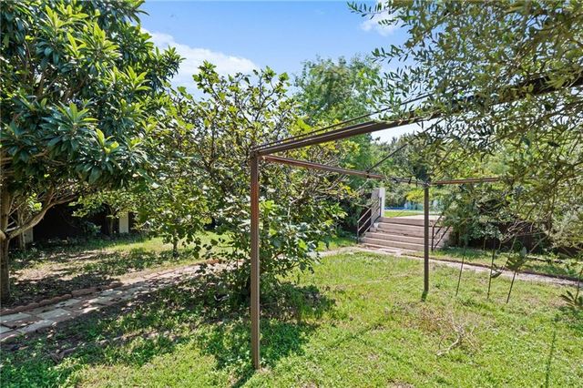 1255 Spring Valley Drive E, Mobile, AL 36693