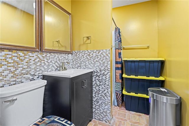 1255 Spring Valley Drive E, Mobile, AL 36693