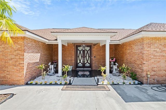 1255 Spring Valley Drive E, Mobile, AL 36693