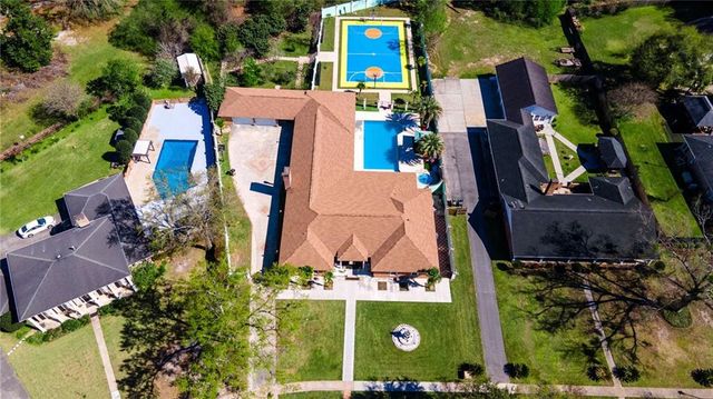 1255 Spring Valley Drive E, Mobile, AL 36693