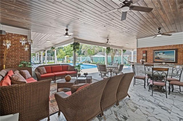 1255 Spring Valley Drive E, Mobile, AL 36693