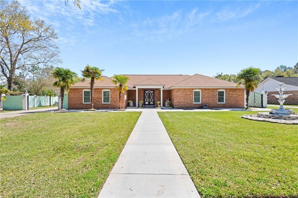 1255 Spring Valley Drive E, Mobile, AL 36693