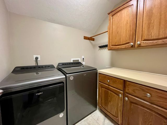 2501 Ridgewood Drive, West Des Moines, IA 50265