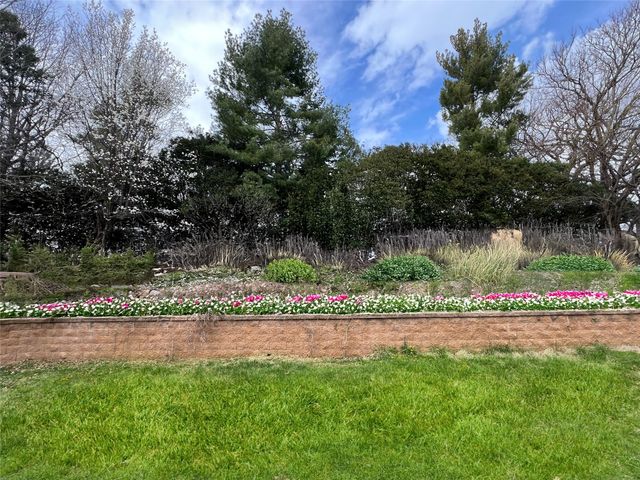 2501 Ridgewood Drive, West Des Moines, IA 50265