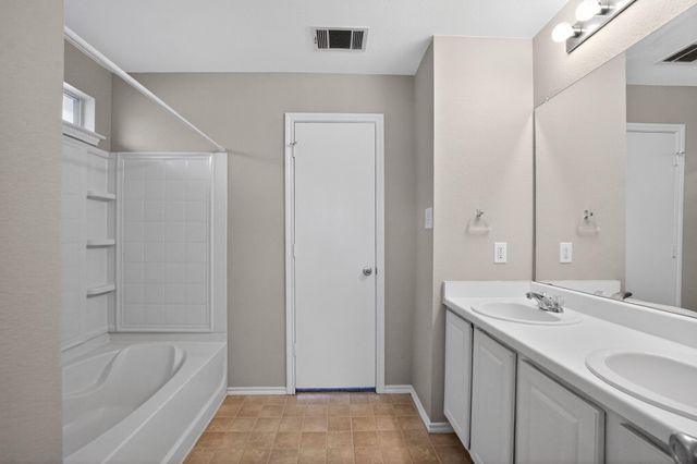 703 Indian Meadow DR, Georgetown, TX 78626