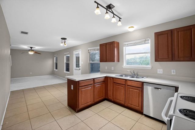 703 Indian Meadow DR, Georgetown, TX 78626