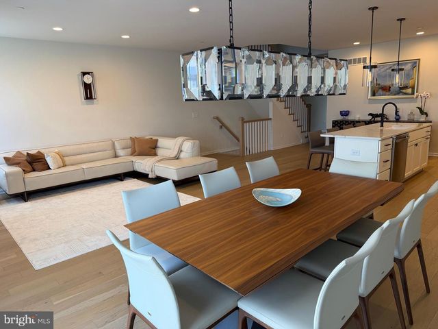 12 SPRING MILL RD, Ivyland, PA 18974