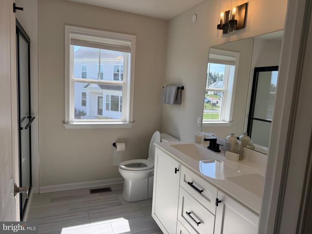 12 SPRING MILL RD, Ivyland, PA 18974