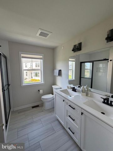 12 SPRING MILL RD, Ivyland, PA 18974