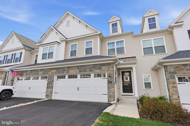 12 SPRING MILL RD, Ivyland, PA 18974