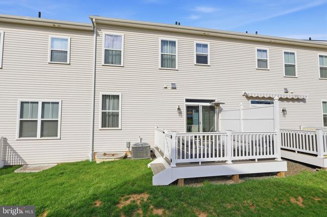 12 SPRING MILL RD, Ivyland, PA 18974