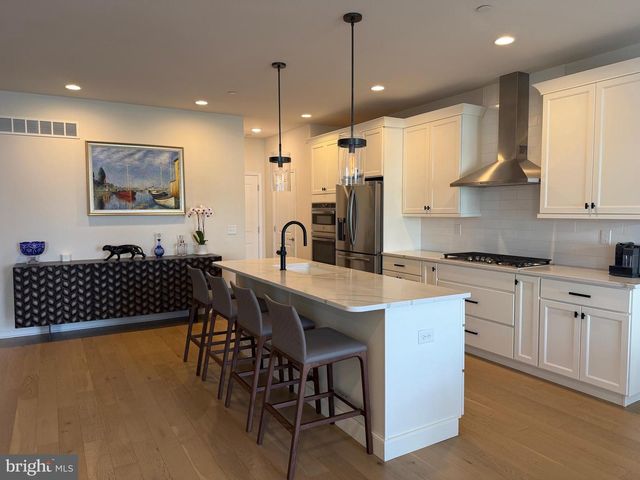 12 SPRING MILL RD, Ivyland, PA 18974