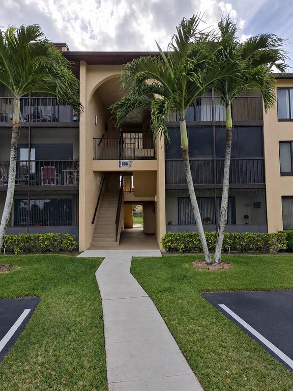 806 Sky Pine Way D2, Greenacres, FL 33415