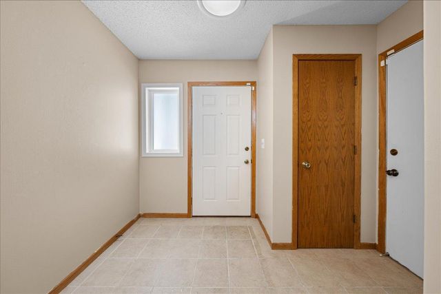 6535 Upper 14th Street N, Oakdale, MN 55128