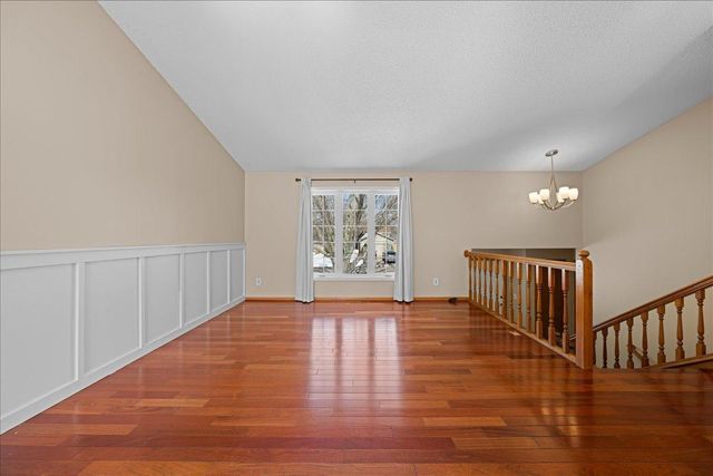 6535 Upper 14th Street N, Oakdale, MN 55128