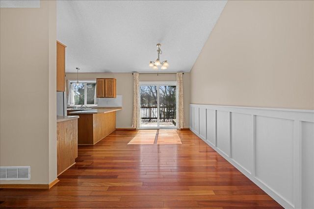 6535 Upper 14th Street N, Oakdale, MN 55128