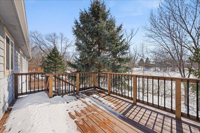 6535 Upper 14th Street N, Oakdale, MN 55128