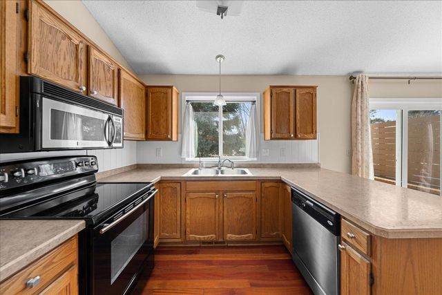 6535 Upper 14th Street N, Oakdale, MN 55128