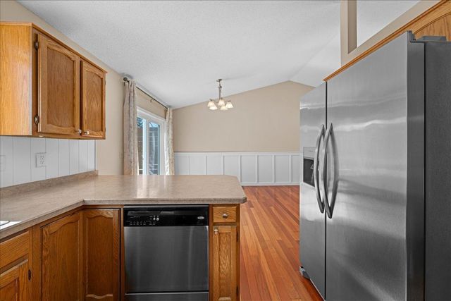 6535 Upper 14th Street N, Oakdale, MN 55128