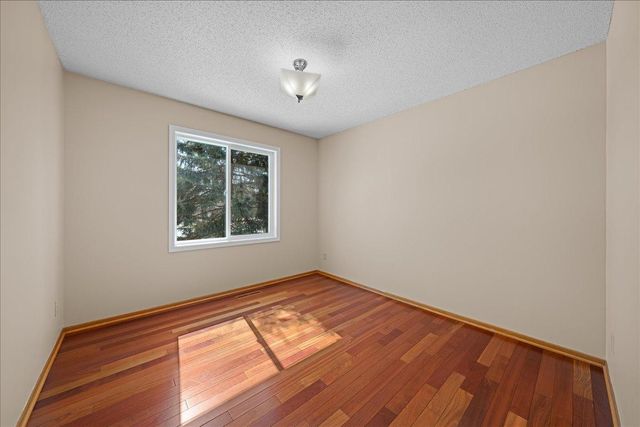 6535 Upper 14th Street N, Oakdale, MN 55128