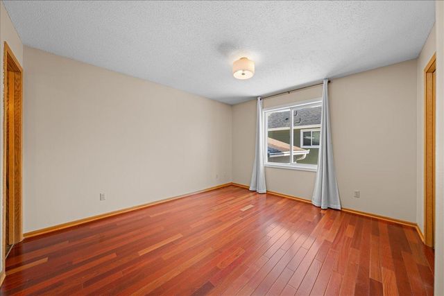 6535 Upper 14th Street N, Oakdale, MN 55128