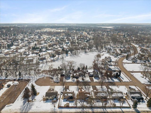 6535 Upper 14th Street N, Oakdale, MN 55128