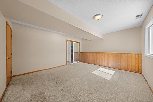 6535 Upper 14th Street N, Oakdale, MN 55128