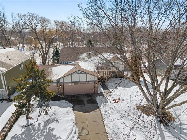 6535 Upper 14th Street N, Oakdale, MN 55128