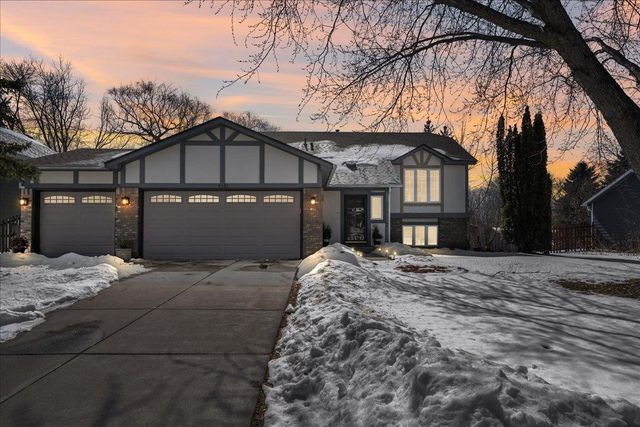 6535 Upper 14th Street N, Oakdale, MN 55128