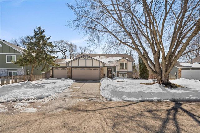 6535 Upper 14th Street N, Oakdale, MN 55128