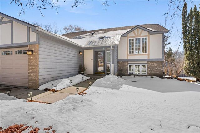 6535 Upper 14th Street N, Oakdale, MN 55128