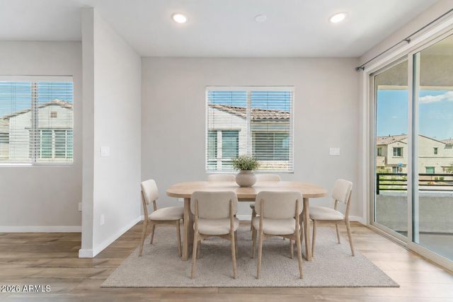 746 E Doral Avenue Unit 201, Gilbert, AZ 85297