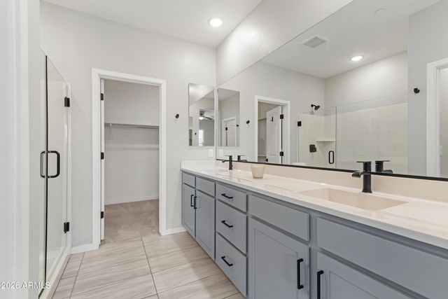 746 E Doral Avenue Unit 201, Gilbert, AZ 85297
