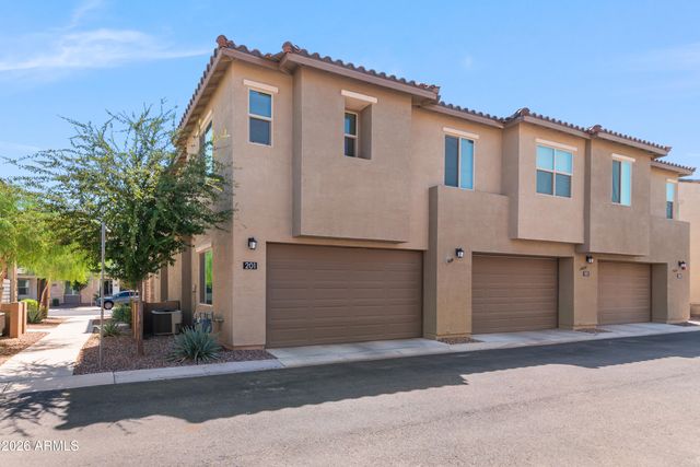 746 E Doral Avenue Unit 201, Gilbert, AZ 85297
