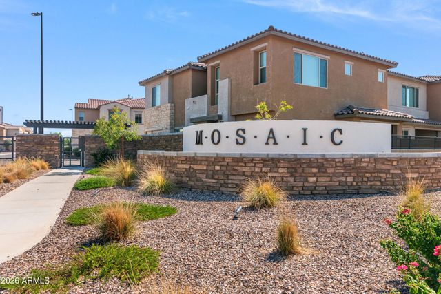 746 E Doral Avenue Unit 201, Gilbert, AZ 85297