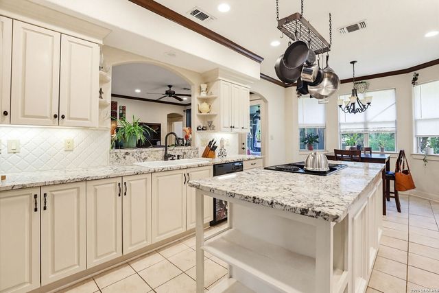1103 Eagle View, Pleasanton, TX 78064