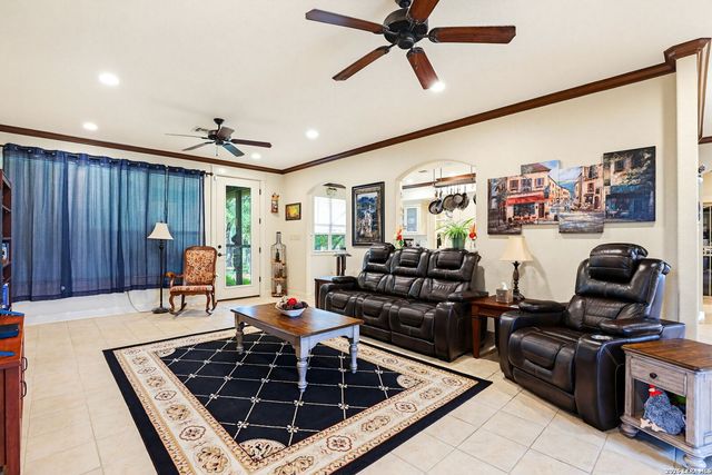 1103 Eagle View, Pleasanton, TX 78064
