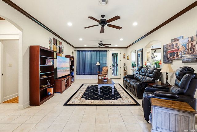 1103 Eagle View, Pleasanton, TX 78064